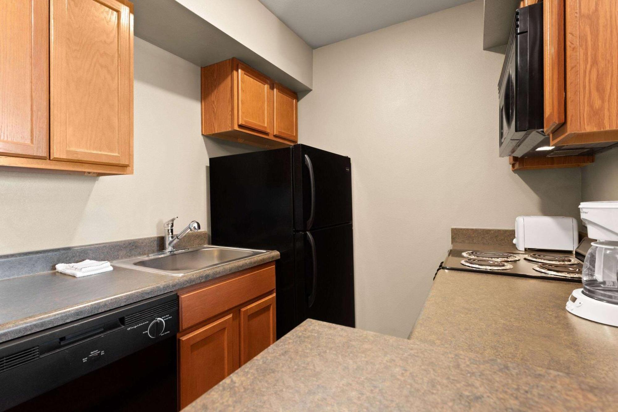 Eagle'S Den Suites Cotulla A Travelodge By Wyndham Esterno foto